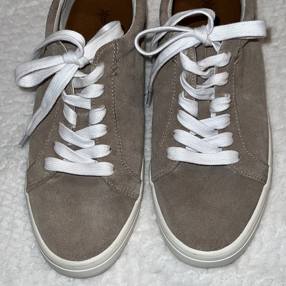 Frye Kerry Low Top Lace Up Women Sneaker Size 9.5M Tan Suede - Picture 6 of 9